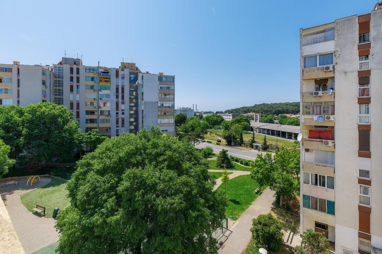 Seny Gold Apartment Pula Exterior photo